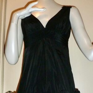 BCBG MaxAzria Ruffled Black Taffeta V-Neck Evening Cocktail Dress - Size 0